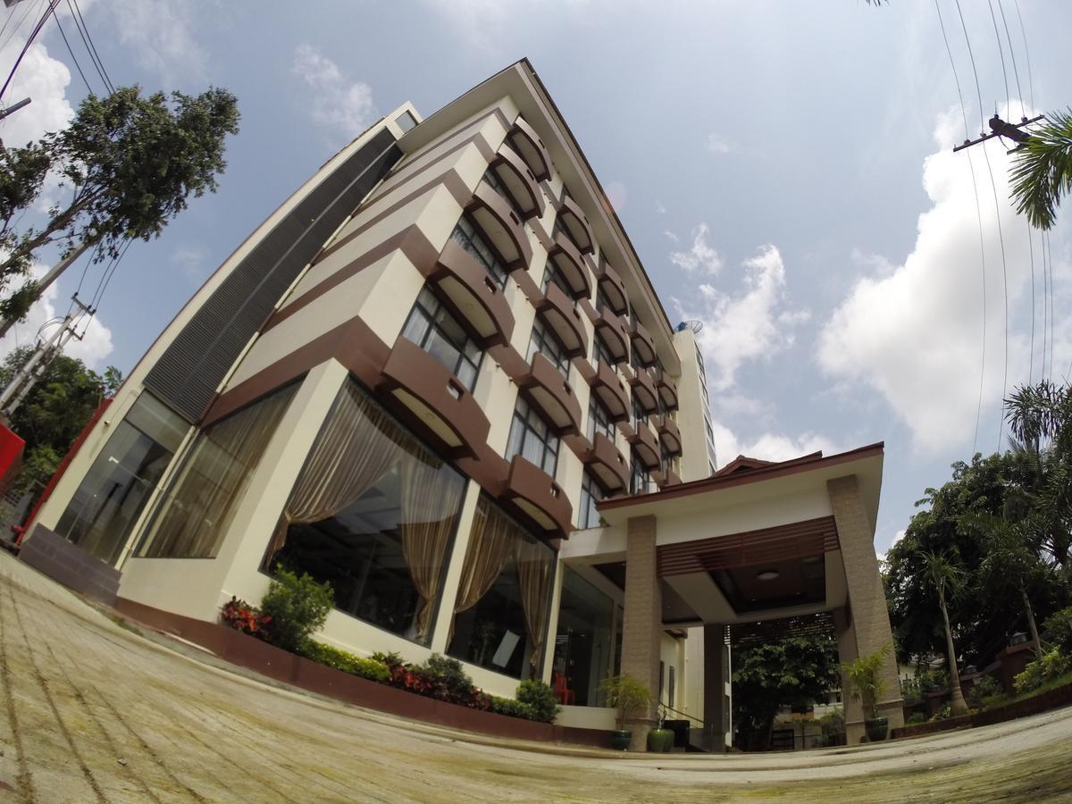 Virati Hotel Rangum Exterior foto