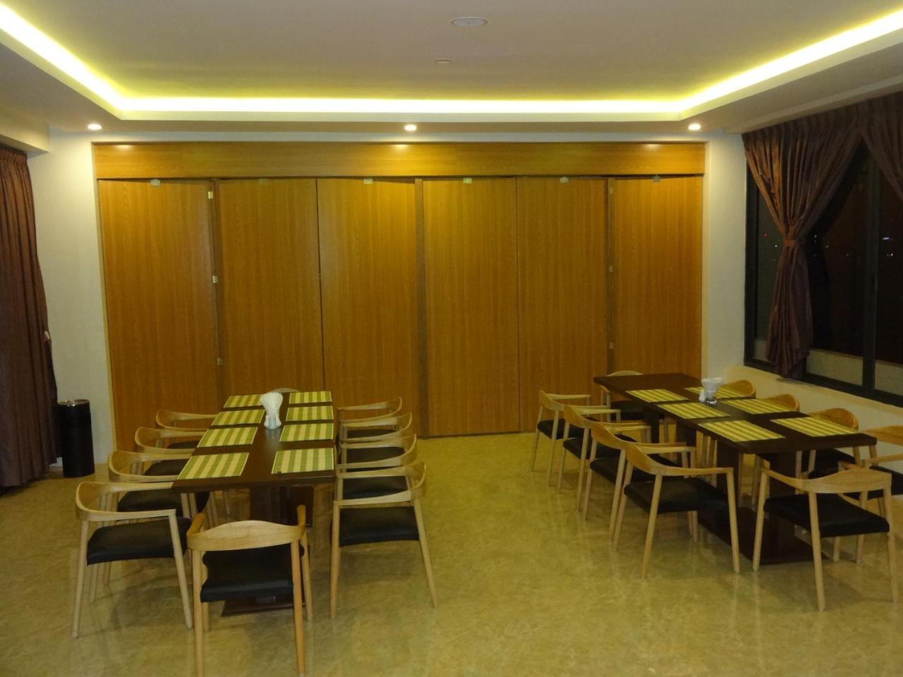 Virati Hotel Rangum Exterior foto